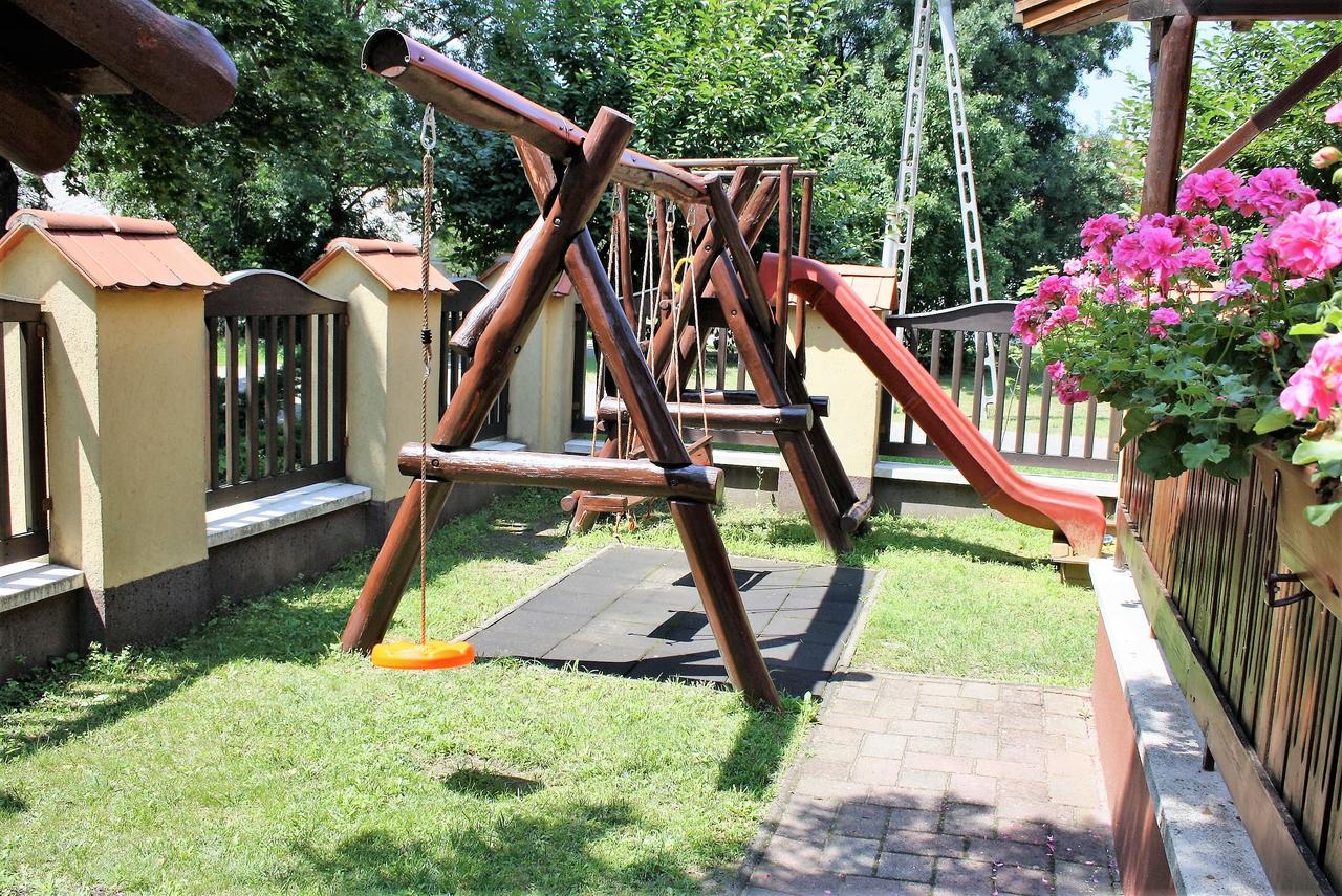 Harmonia Apartmanhaz Hajdúszoboszló Dış mekan fotoğraf